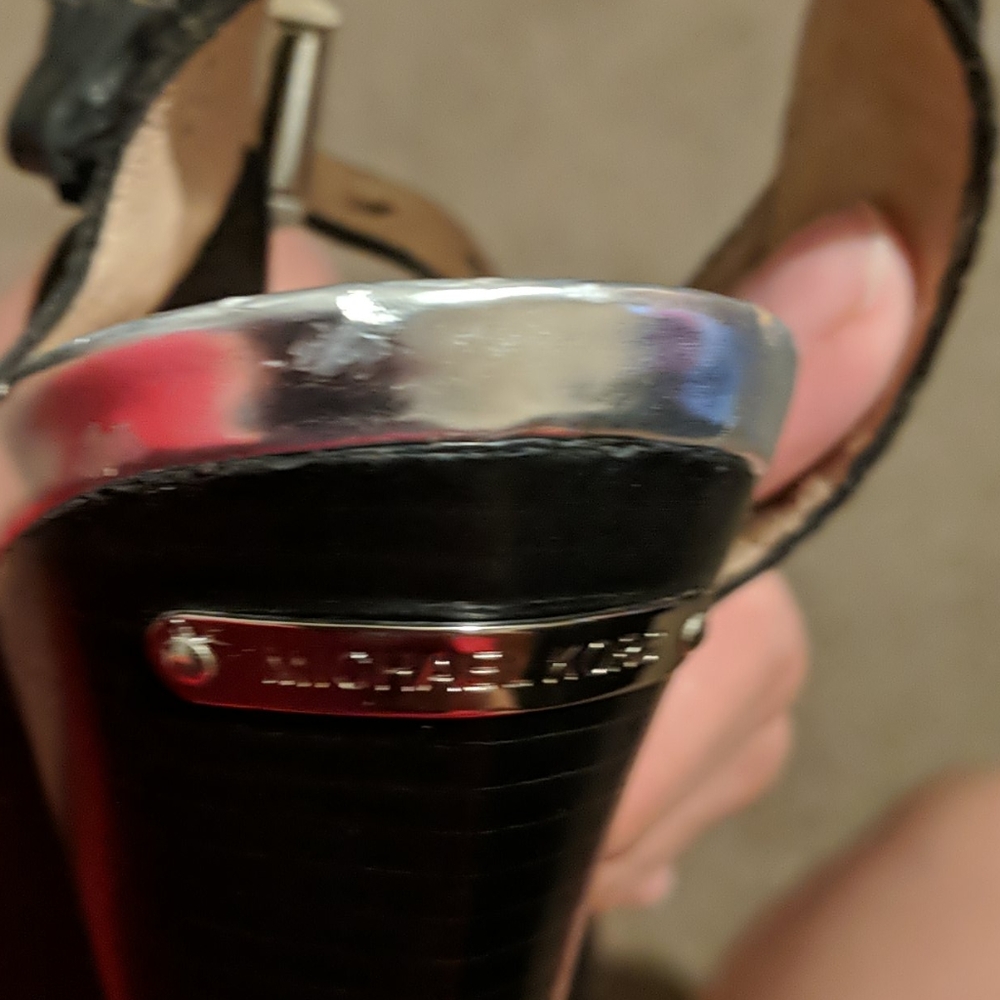 Heels - Picture 8 of 9
